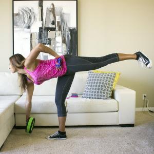 Christel doing single leg deadlifts